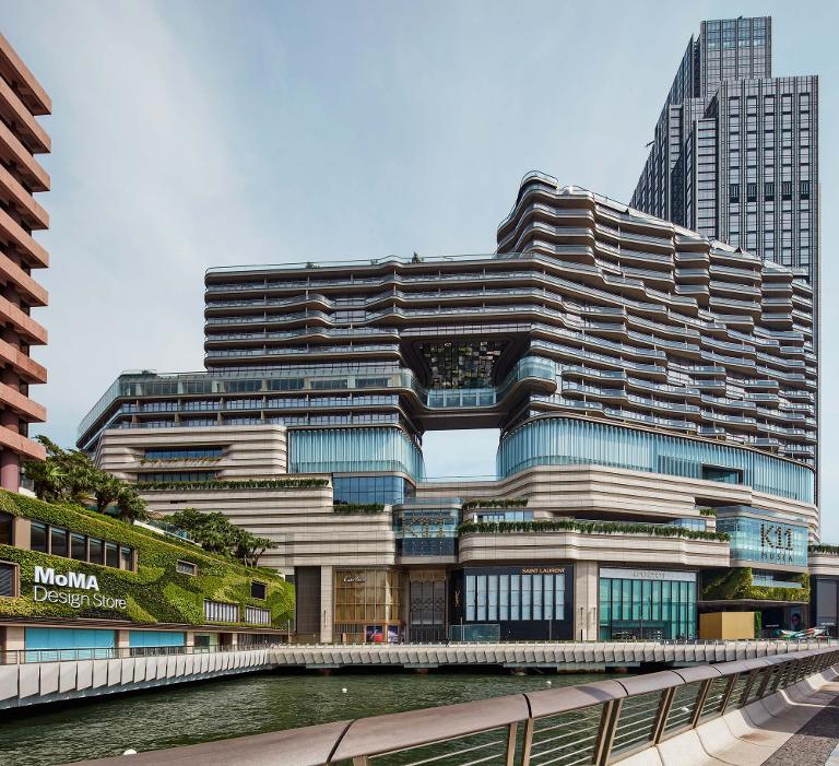 重建后的香港新世界中心有哪些新的商业设施第1张